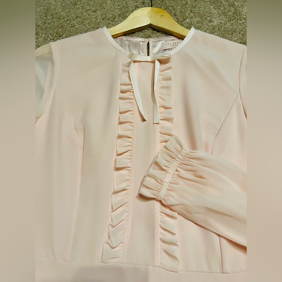 A lovely baby pink dress. Perfectly fitted yet comfortable - Picture 4 of 6